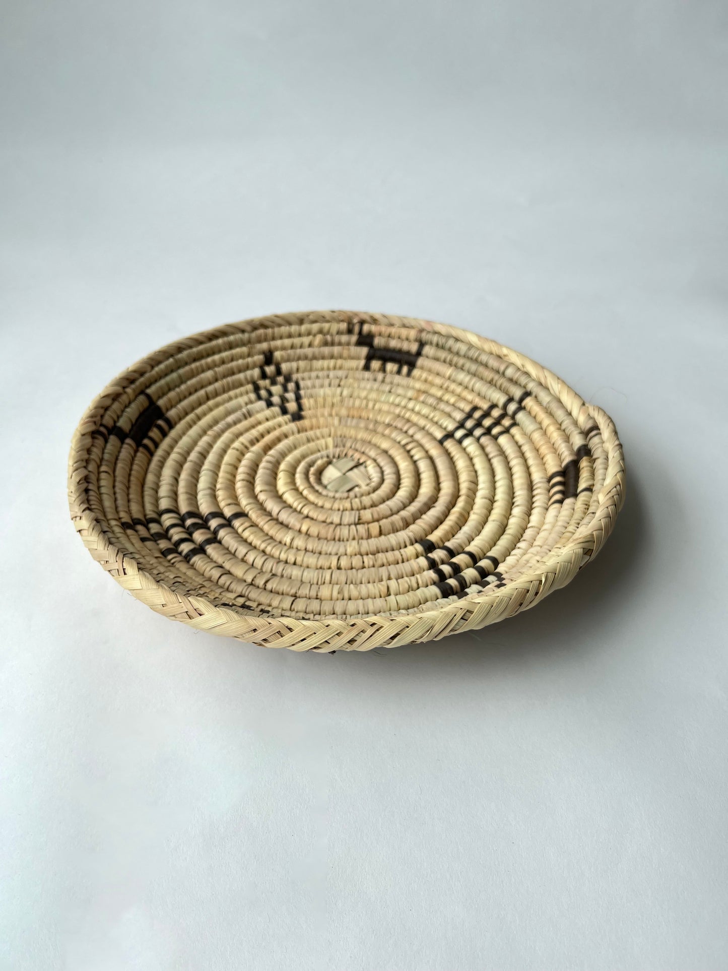 Lama - Round Plam Leaf Flat Basket